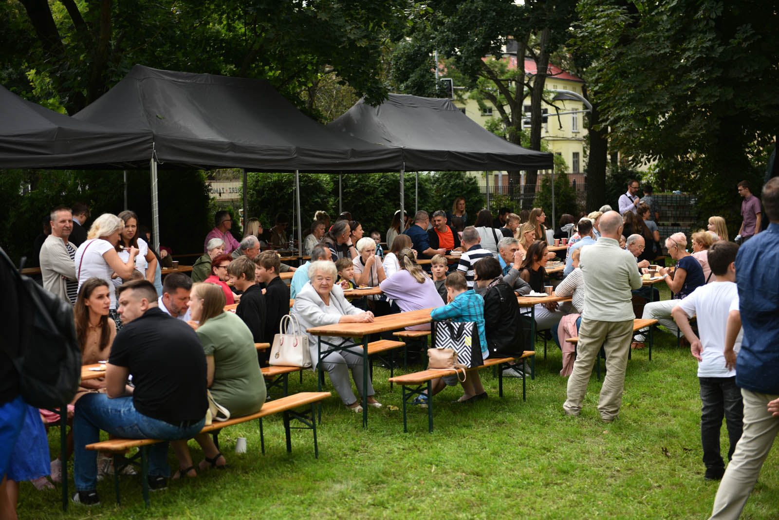 Degustowali zupę proboszcza i tańczyli Belgijkę na pikniku