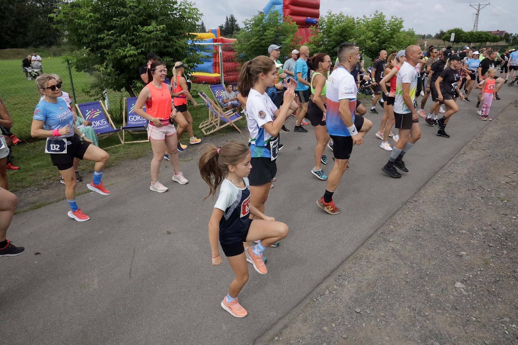 VIII Kolej Na Bieg 2023. Sto pięćdziesiąt osób na mecie biegu