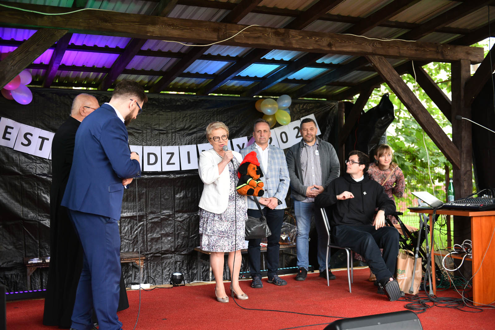 Degustowali zupę proboszcza i tańczyli Belgijkę na pikniku