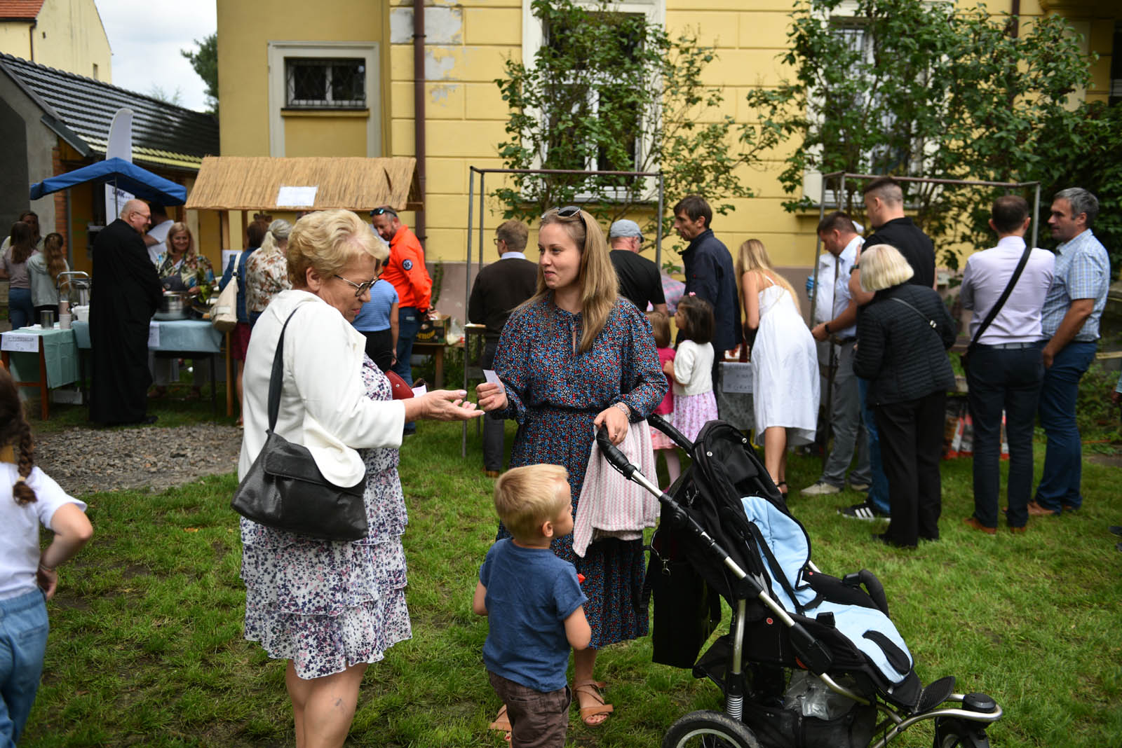Degustowali zupę proboszcza i tańczyli Belgijkę na pikniku