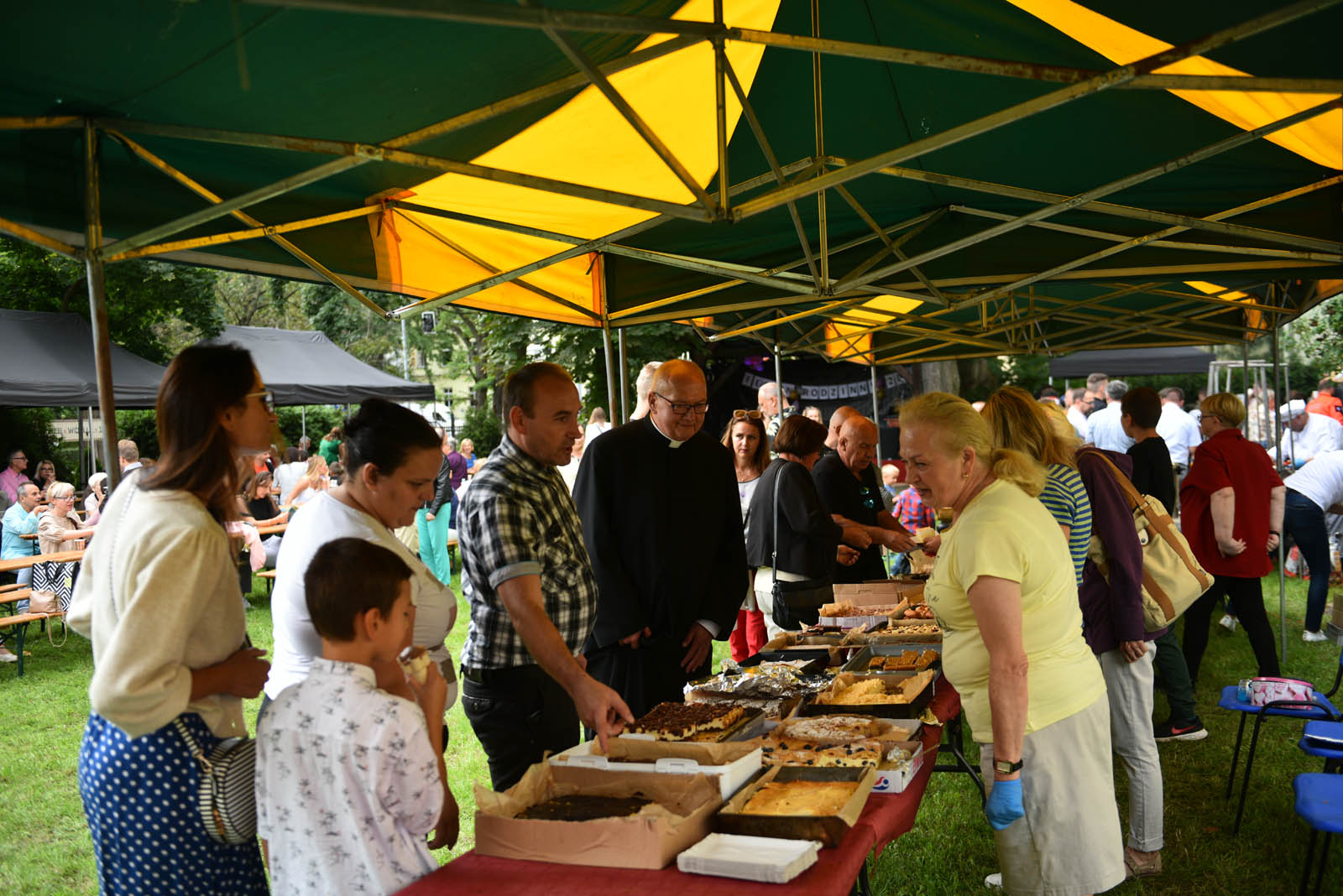 Degustowali zupę proboszcza i tańczyli Belgijkę na pikniku