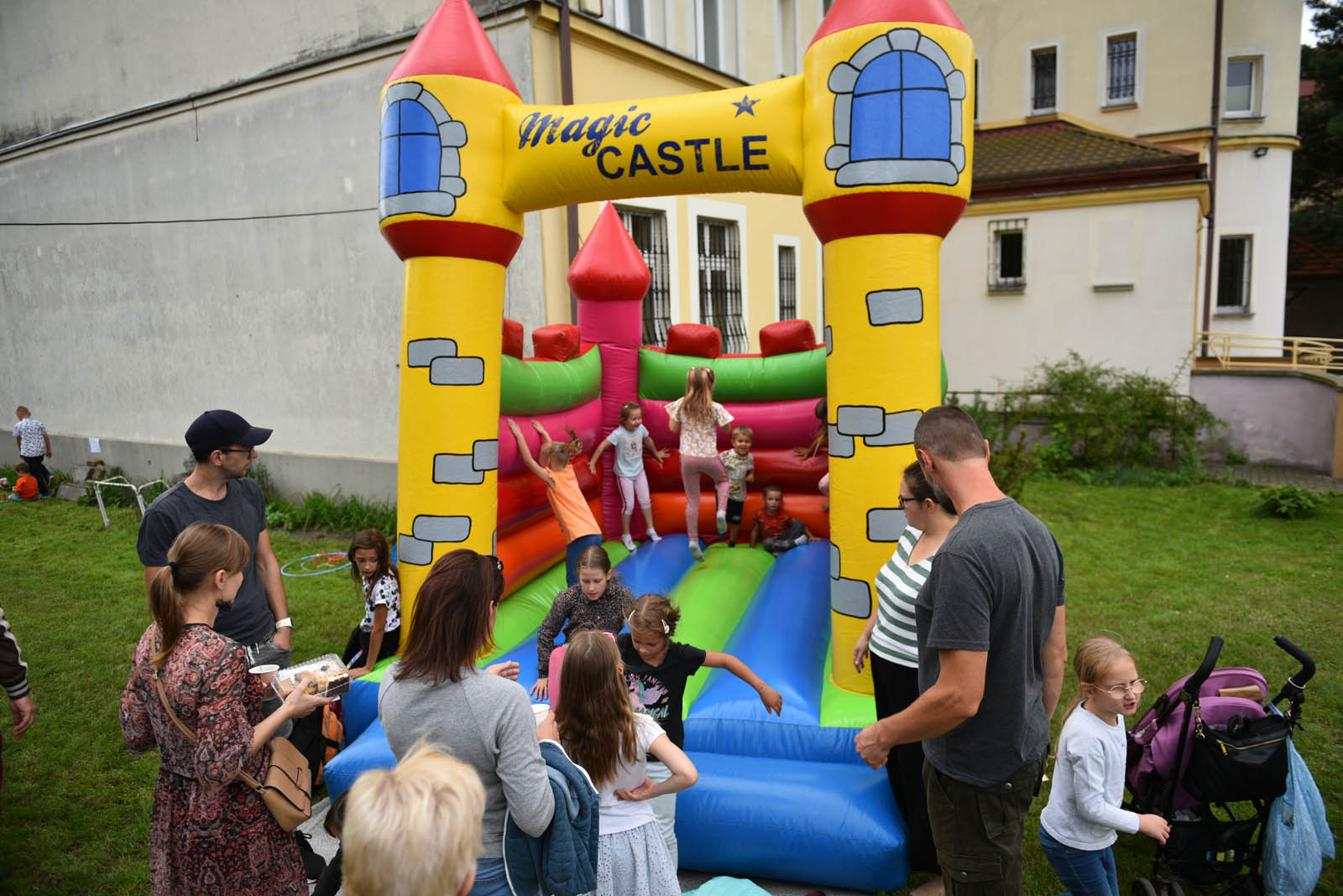 Degustowali zupę proboszcza i tańczyli Belgijkę na pikniku