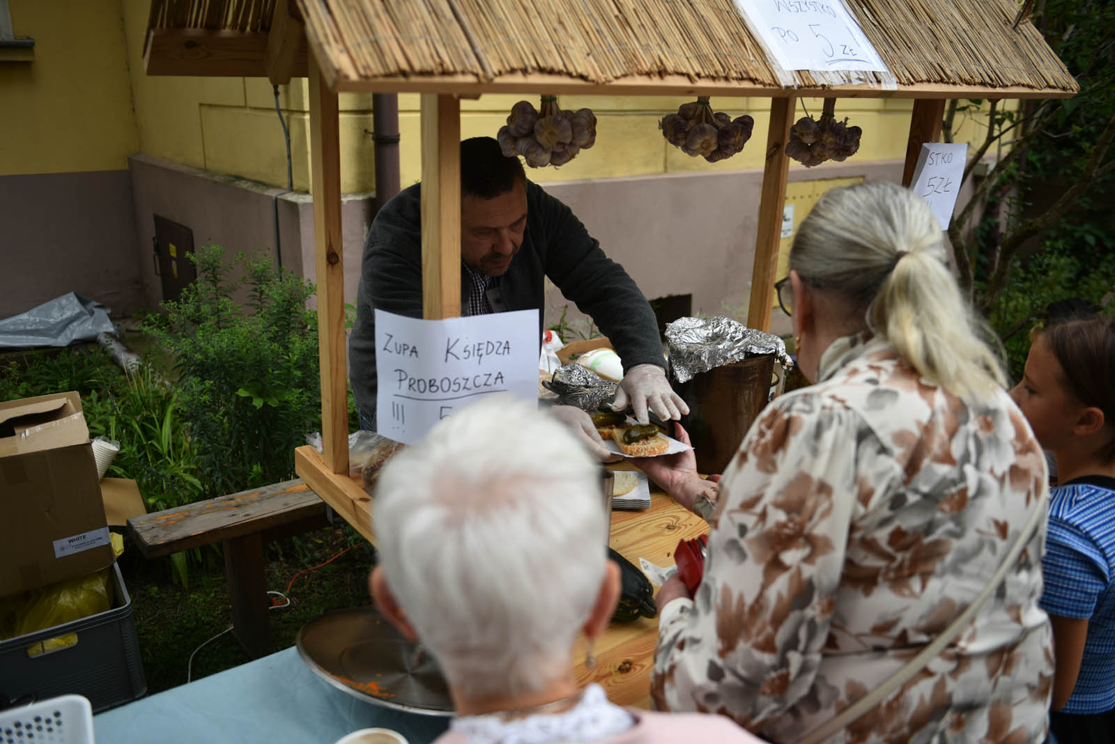 Degustowali zupę proboszcza i tańczyli Belgijkę na pikniku