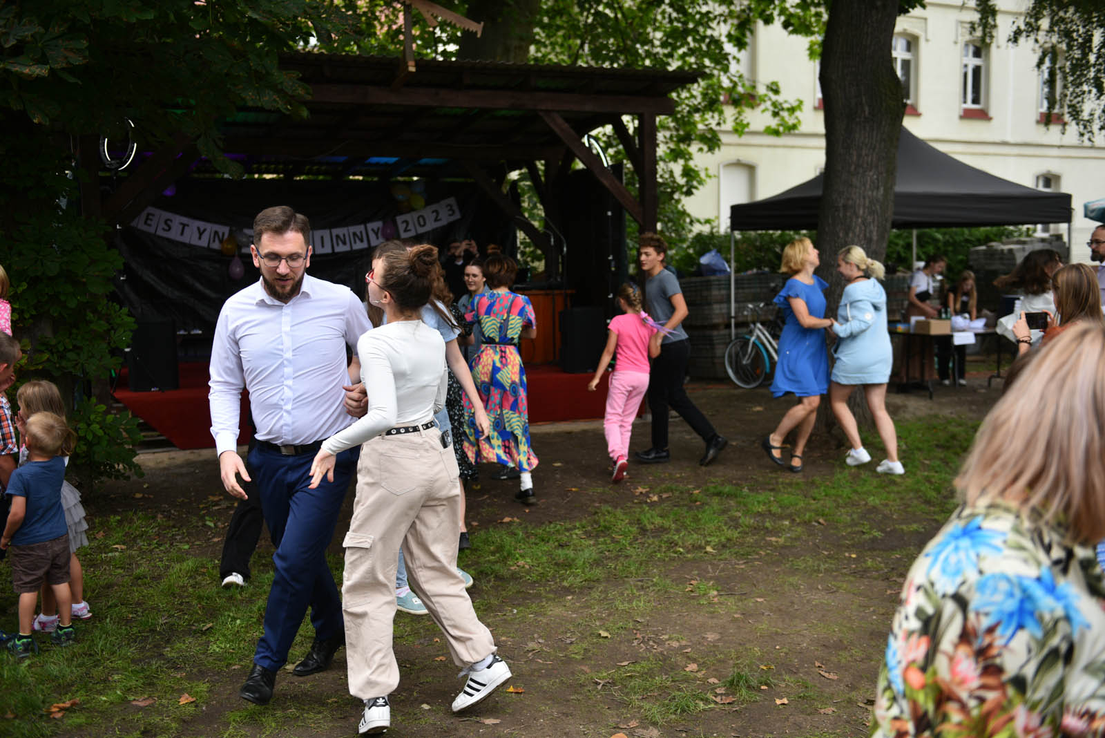 Degustowali zupę proboszcza i tańczyli Belgijkę na pikniku
