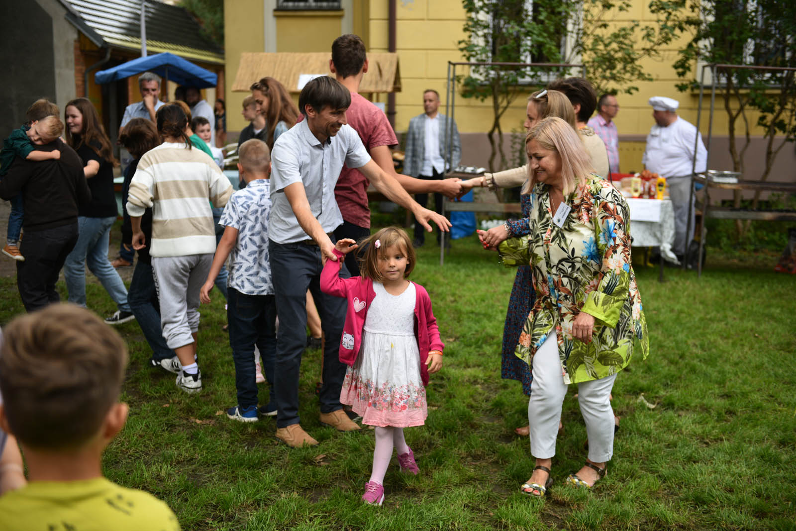 Degustowali zupę proboszcza i tańczyli Belgijkę na pikniku
