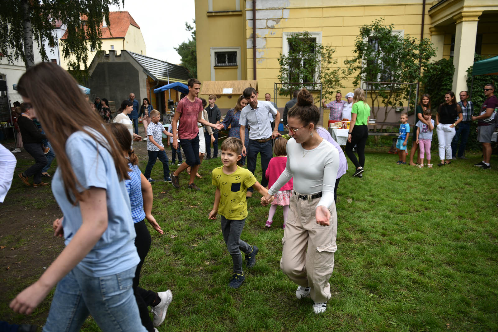 Degustowali zupę proboszcza i tańczyli Belgijkę na pikniku