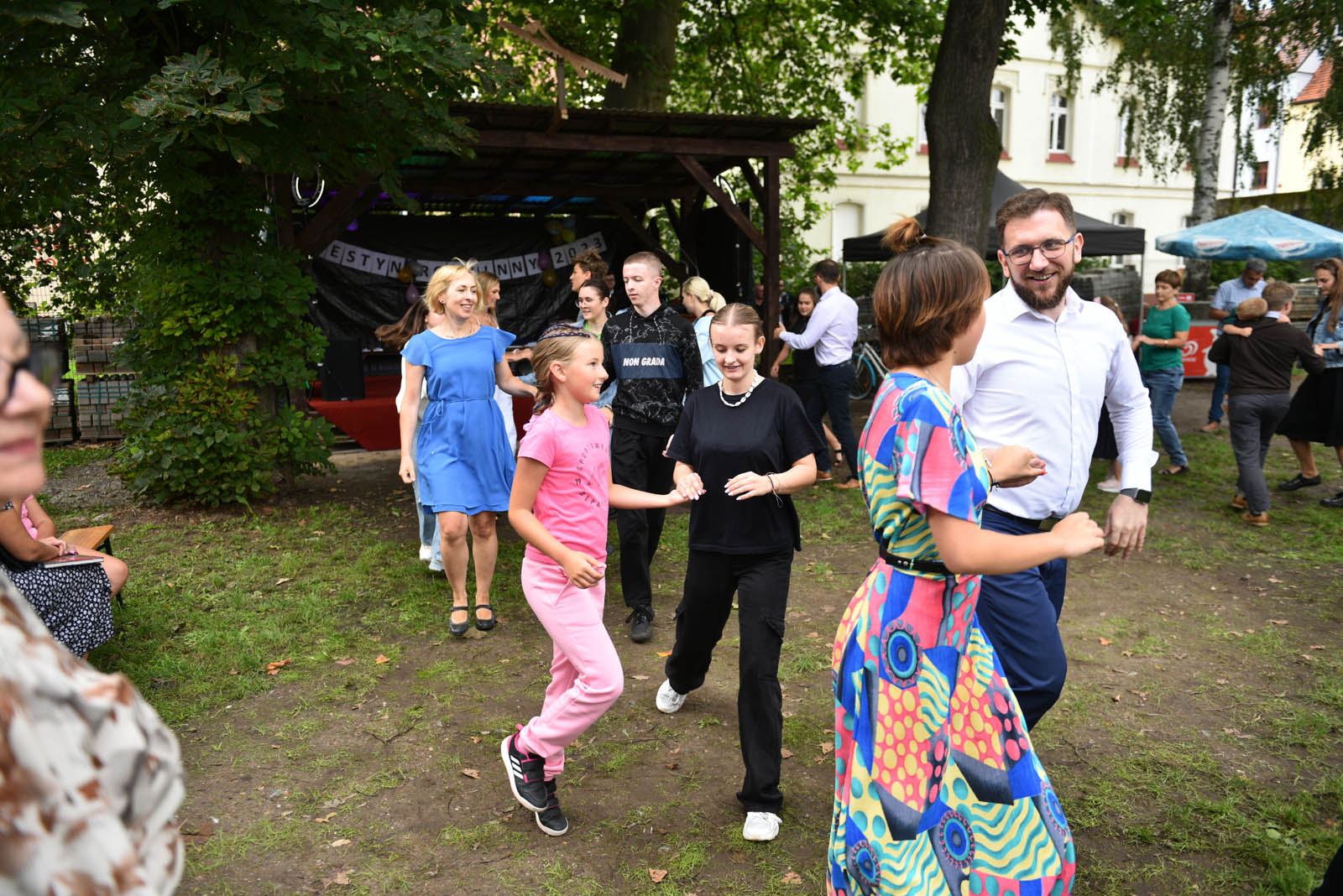 Degustowali zupę proboszcza i tańczyli Belgijkę na pikniku