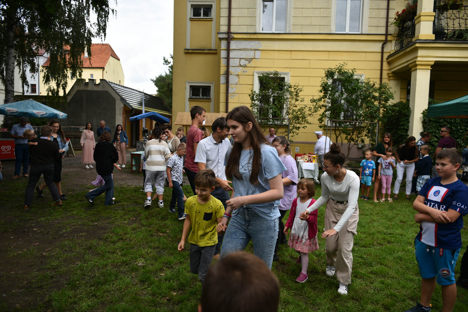 Degustowali zupę proboszcza i tańczyli Belgijkę na pikniku