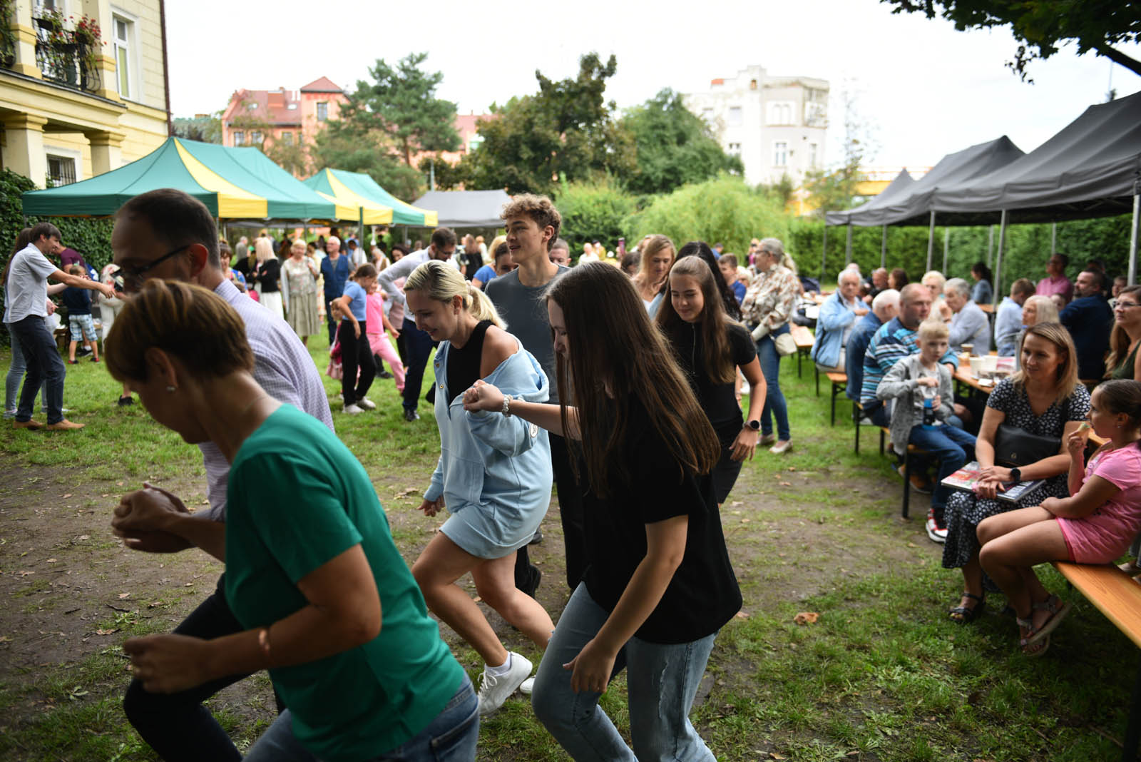 Degustowali zupę proboszcza i tańczyli Belgijkę na pikniku