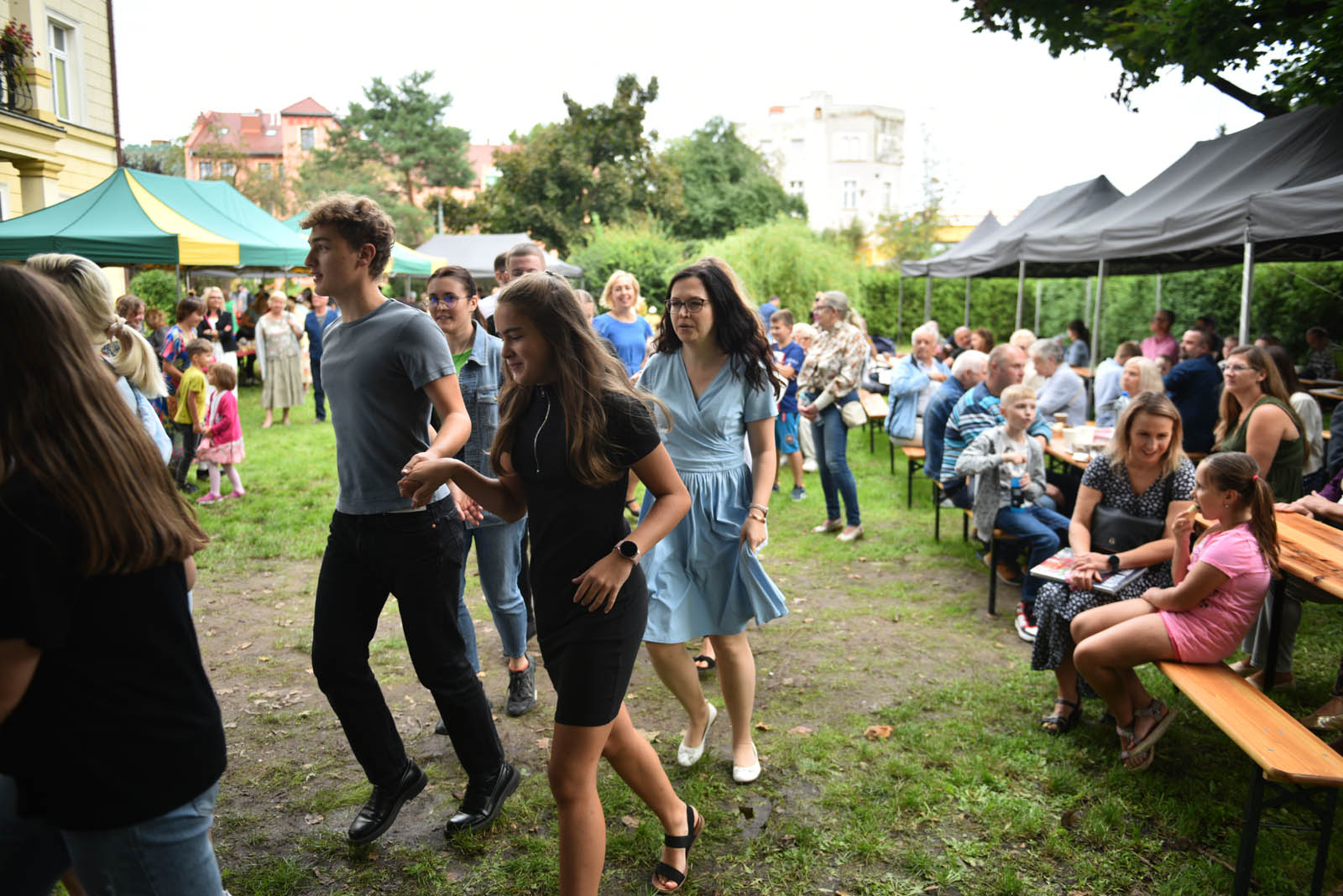 Degustowali zupę proboszcza i tańczyli Belgijkę na pikniku