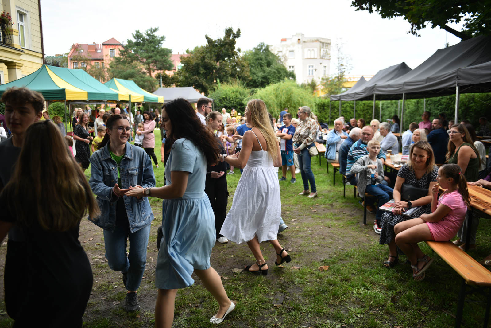 Degustowali zupę proboszcza i tańczyli Belgijkę na pikniku