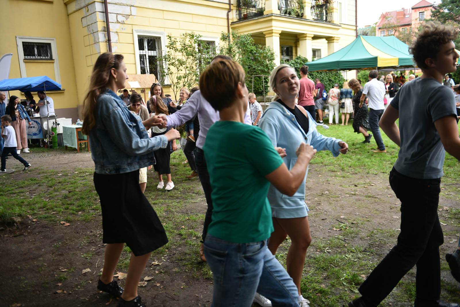 Degustowali zupę proboszcza i tańczyli Belgijkę na pikniku