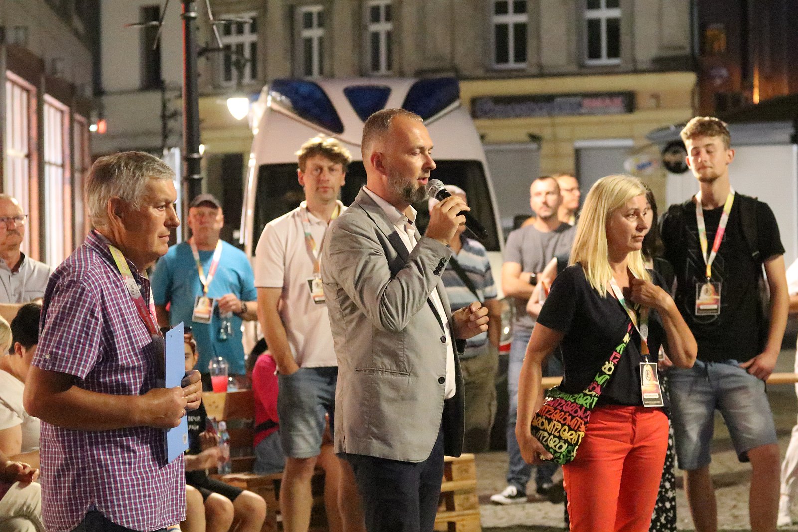 Kowale zaprezentowali swoje umiejętności na wieczornym kuciu