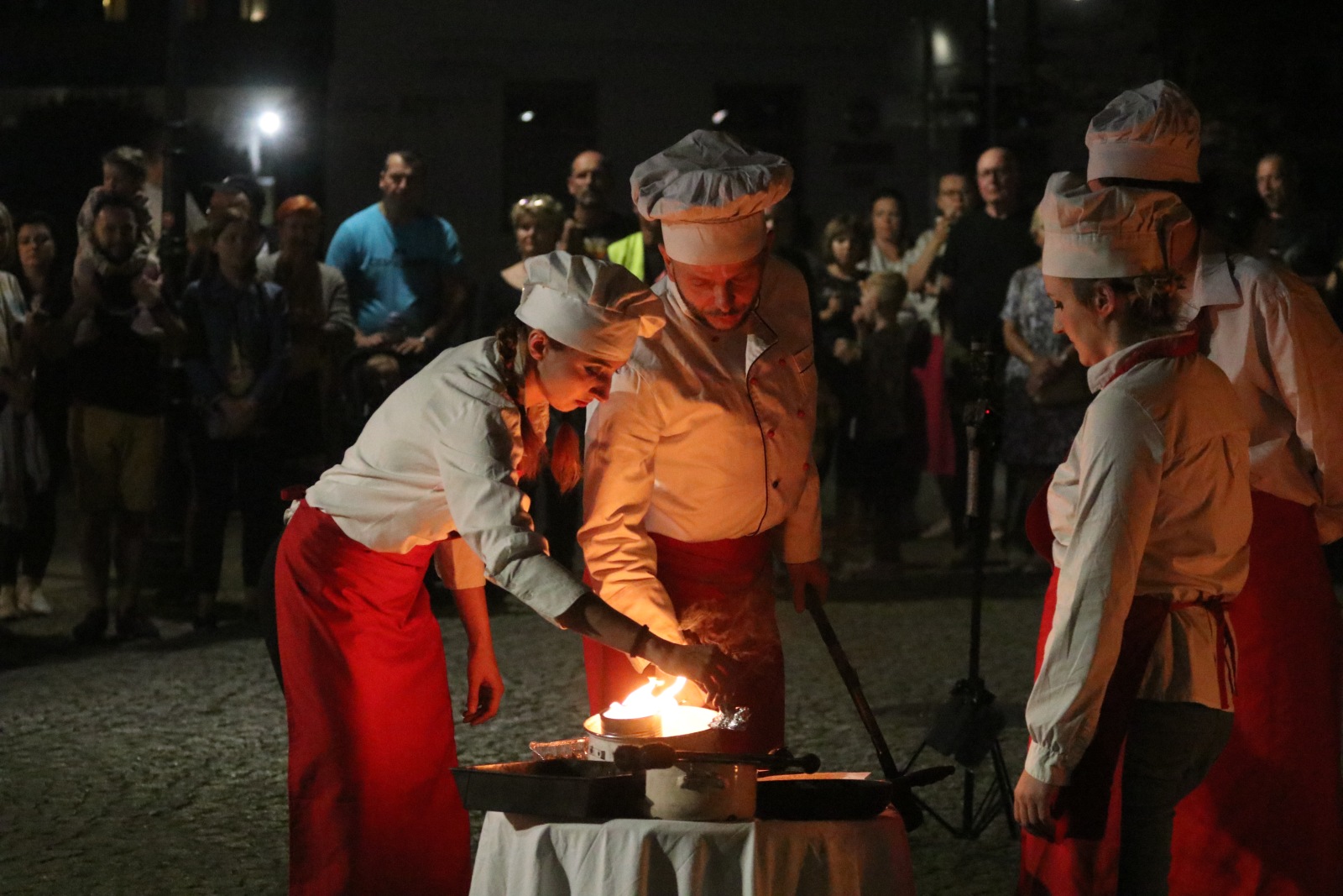 Teatr Ognia Azislight zachwycił swoim legniczan pokazem