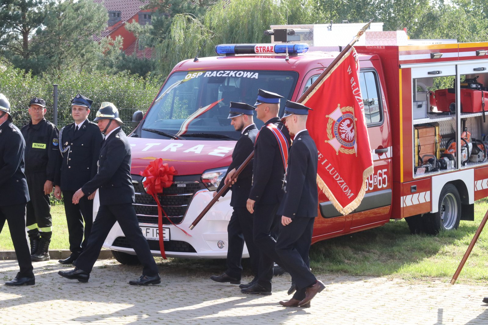 OSP Raczkowa otrzymała nowy wóz strażacki