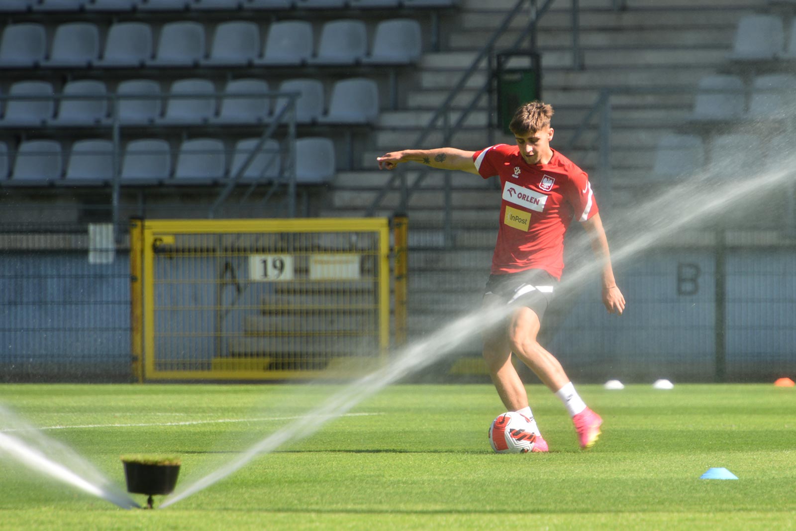 Trening reprezentacji Polski do lat 20 na legnickim boisku