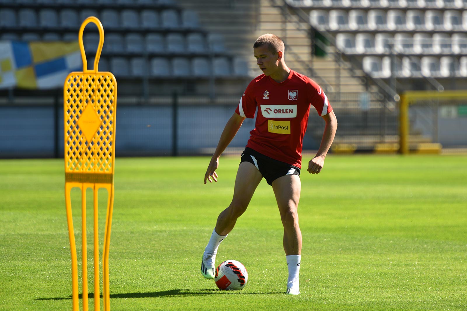 Trening reprezentacji Polski do lat 20 na legnickim boisku