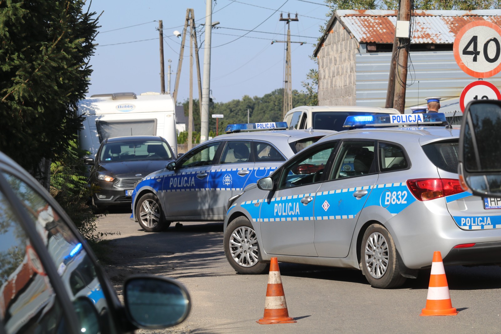 Uszkodził trzy samochody, w tym jeden radiowóz. Trafi przed sąd