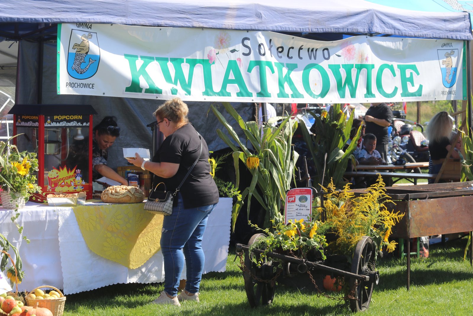 Mieszkańcy gminy Prochowice bawią się na dożynkach gminnych