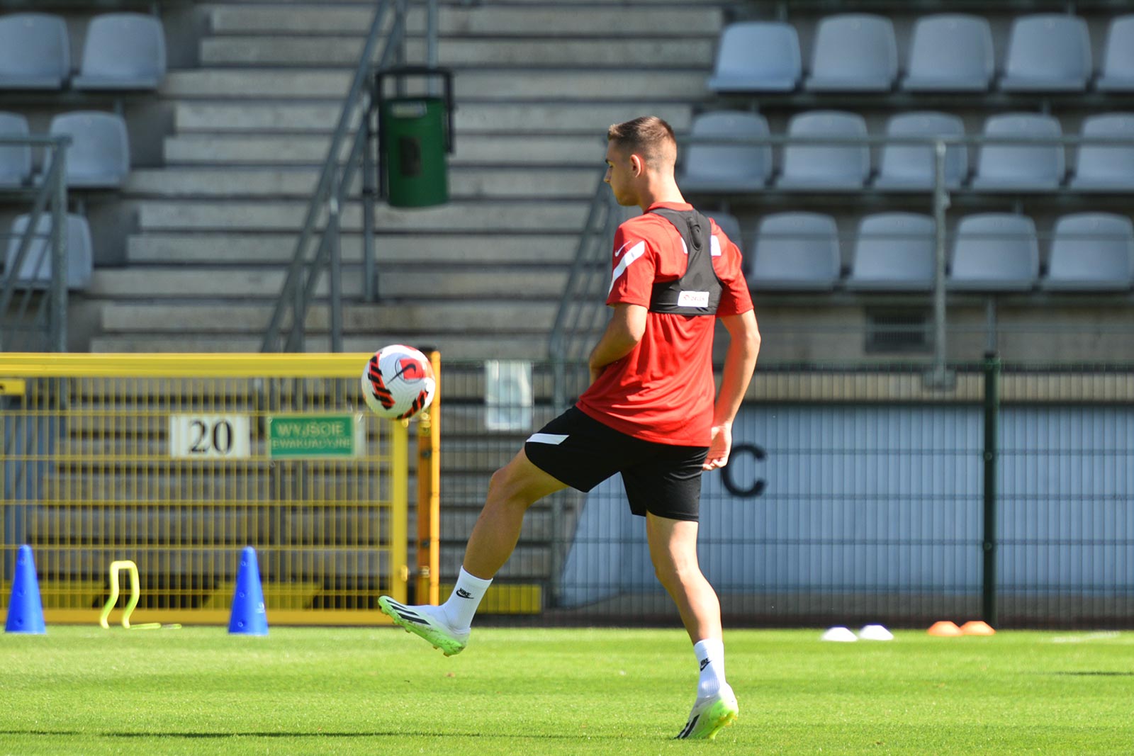 Trening reprezentacji Polski do lat 20 na legnickim boisku