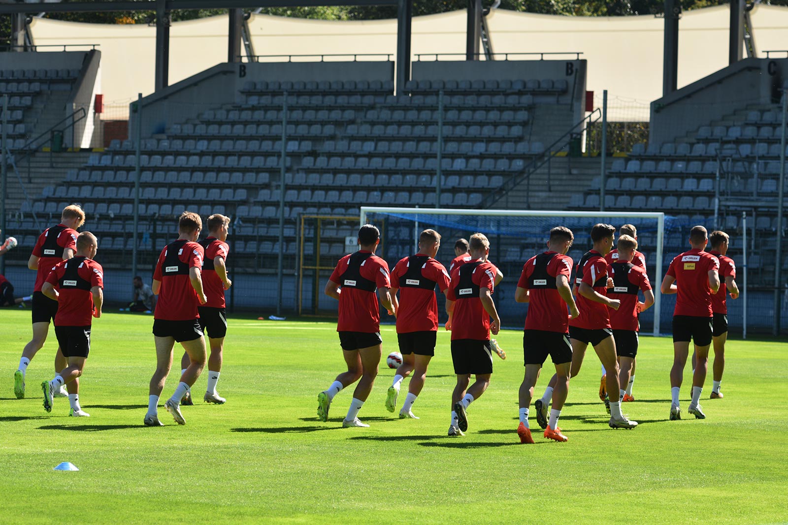 Trening reprezentacji Polski do lat 20 na legnickim boisku