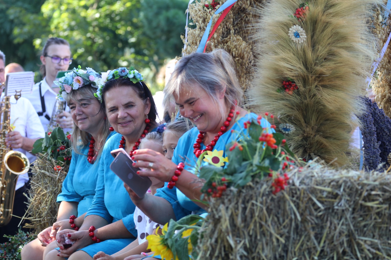 Mieszkańcy gminy Prochowice bawią się na dożynkach gminnych
