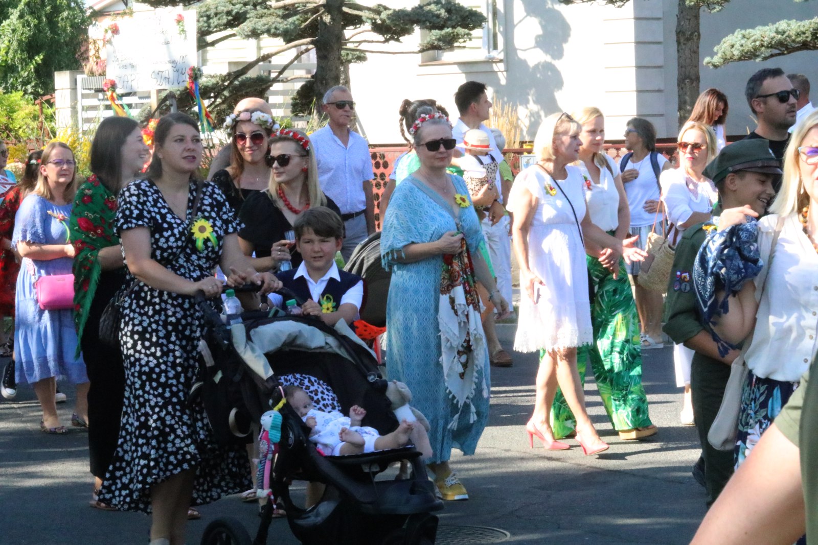 Mieszkańcy gminy Prochowice bawią się na dożynkach gminnych