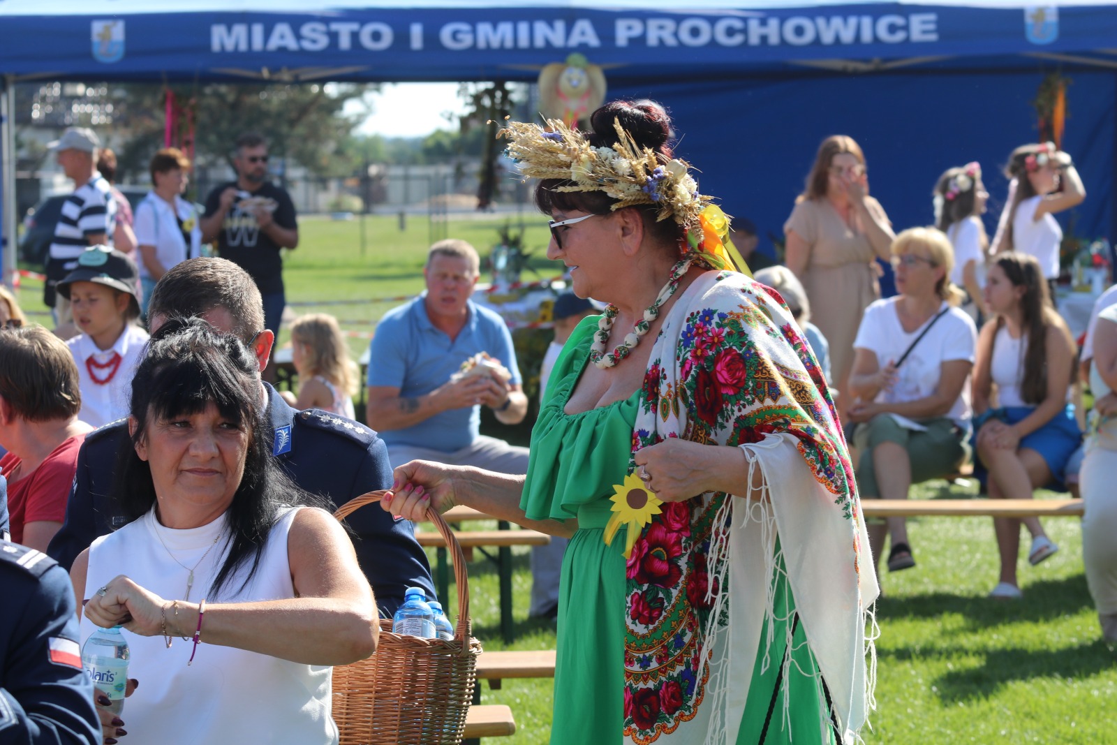 Mieszkańcy gminy Prochowice bawią się na dożynkach gminnych