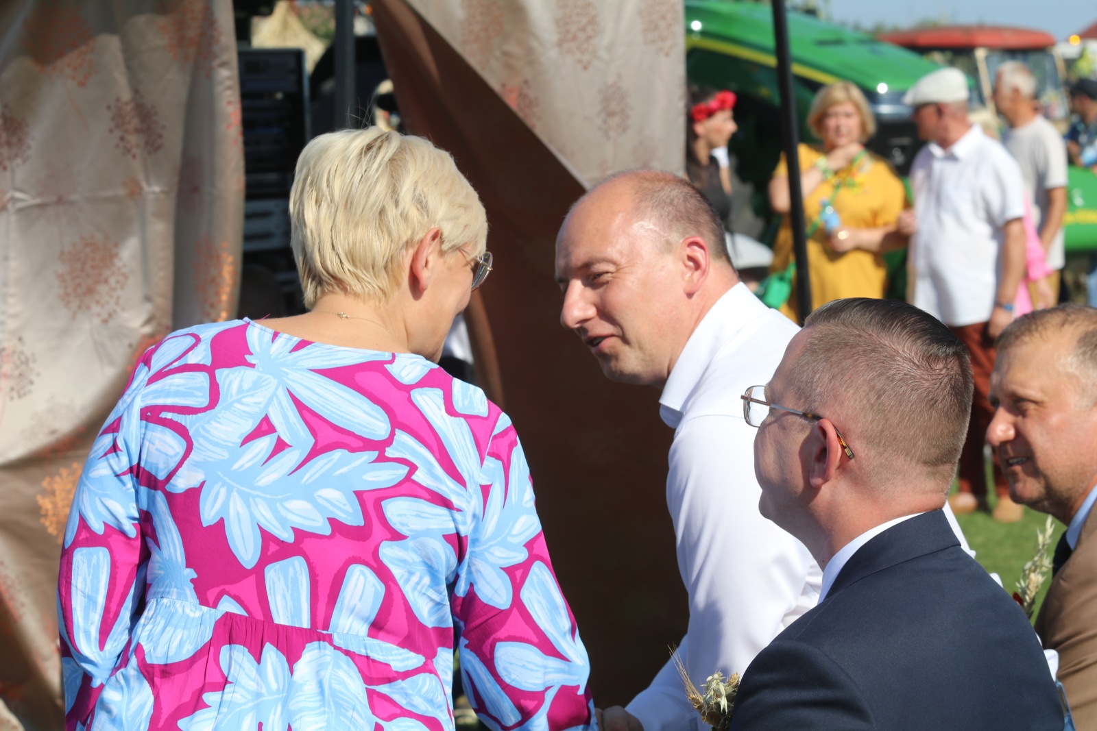 Mieszkańcy gminy Prochowice bawią się na dożynkach gminnych