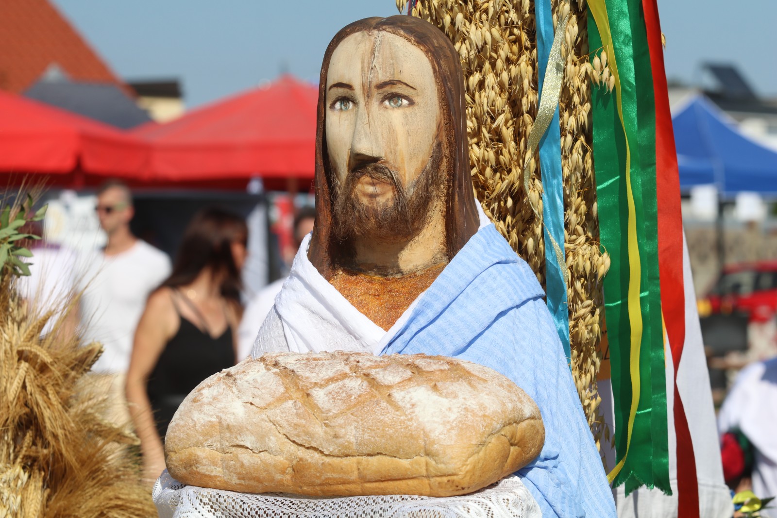 Mieszkańcy gminy Prochowice bawią się na dożynkach gminnych