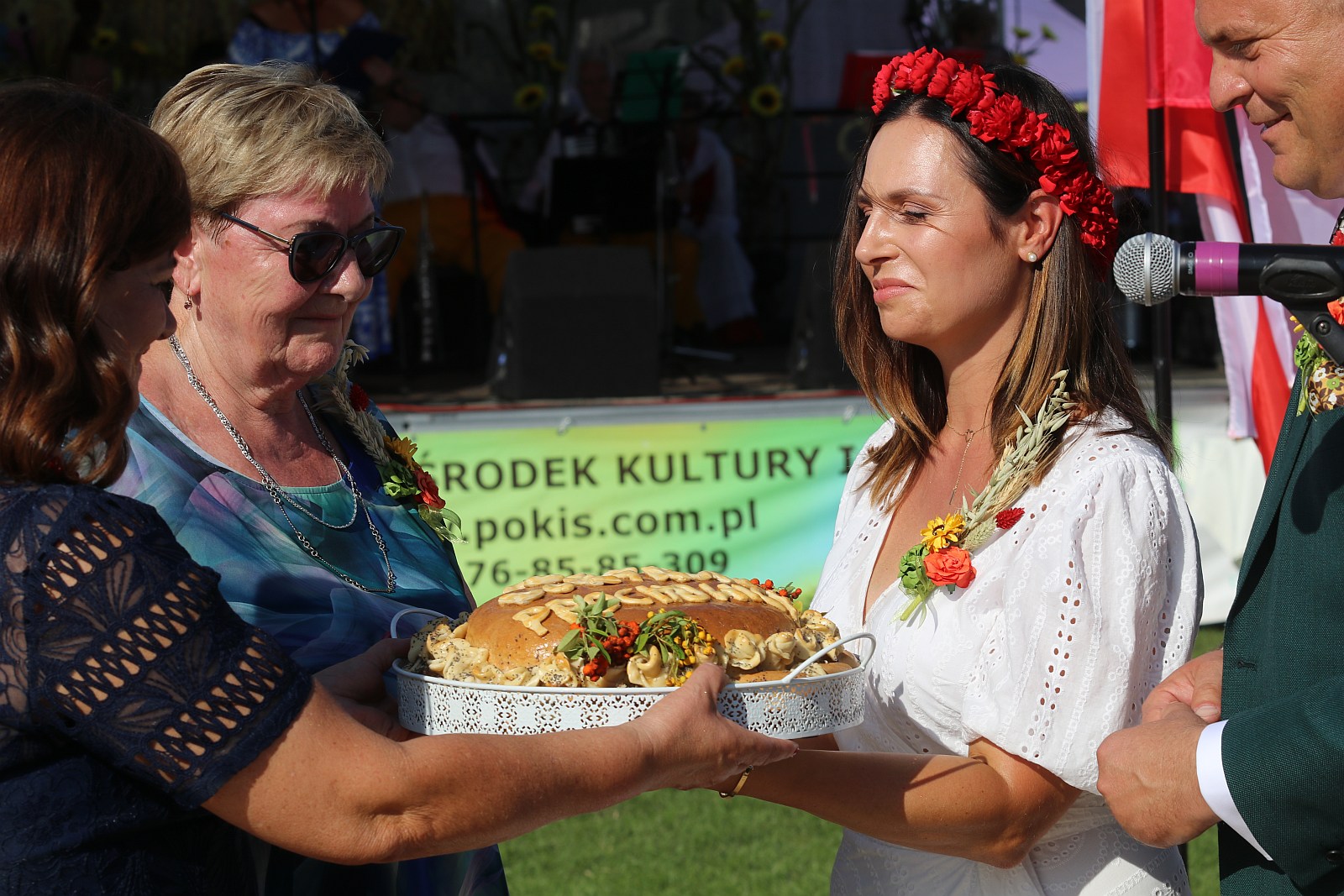 Mieszkańcy gminy Prochowice bawią się na dożynkach gminnych