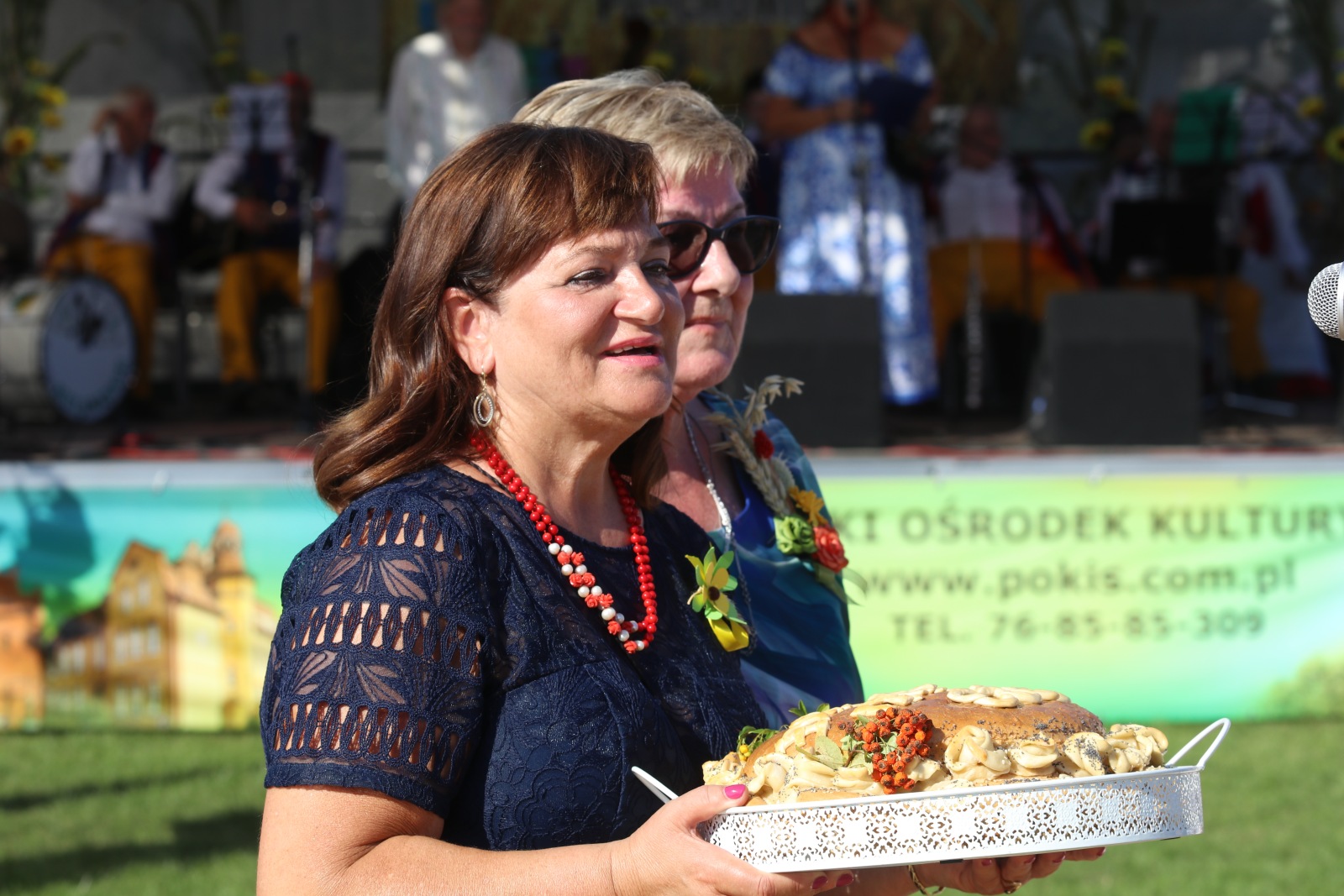 Mieszkańcy gminy Prochowice bawią się na dożynkach gminnych