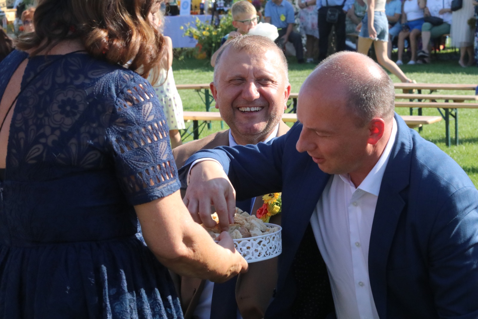 Mieszkańcy gminy Prochowice bawią się na dożynkach gminnych