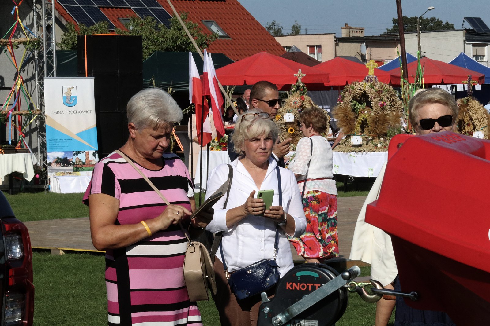 Mieszkańcy gminy Prochowice bawią się na dożynkach gminnych