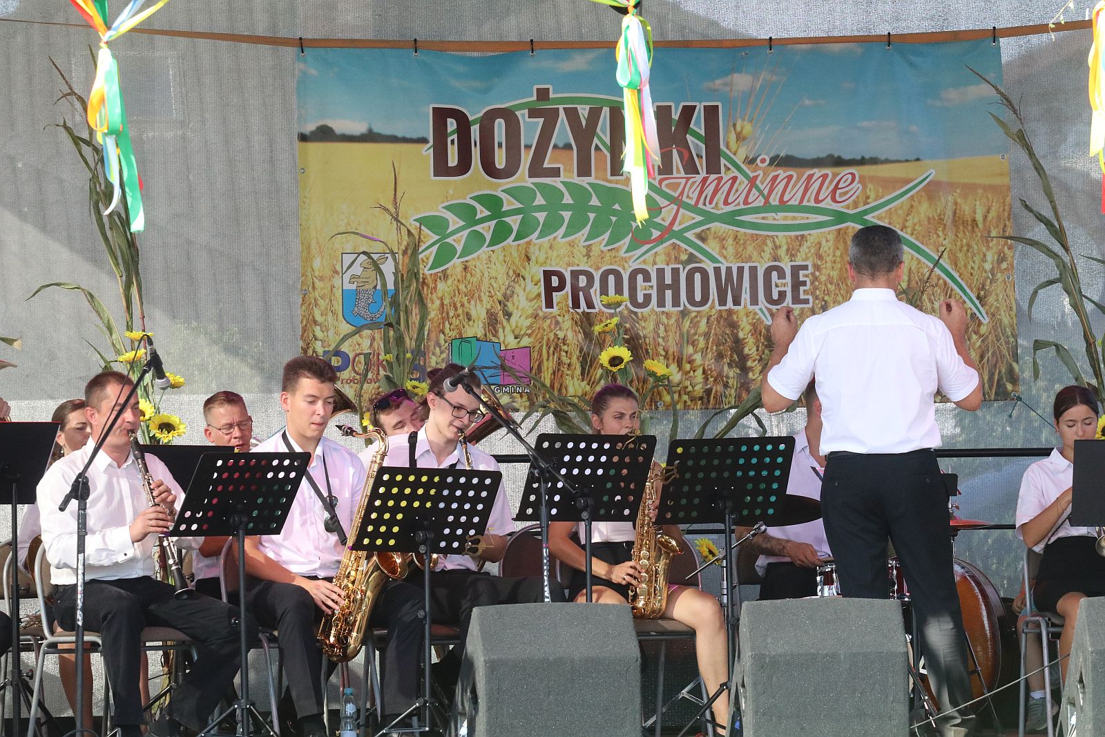 Mieszkańcy gminy Prochowice bawią się na dożynkach gminnych