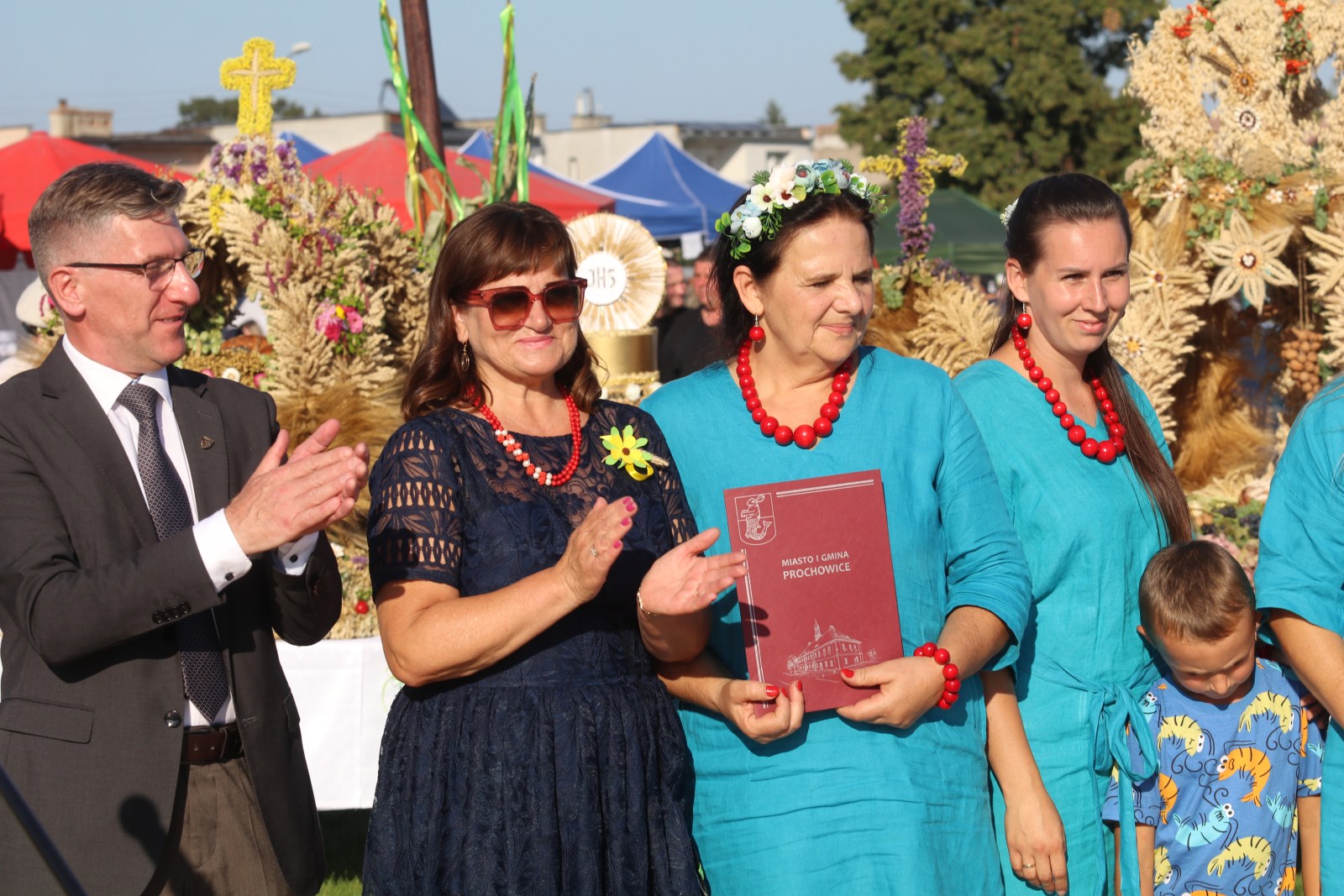 Mieszkańcy gminy Prochowice bawią się na dożynkach gminnych