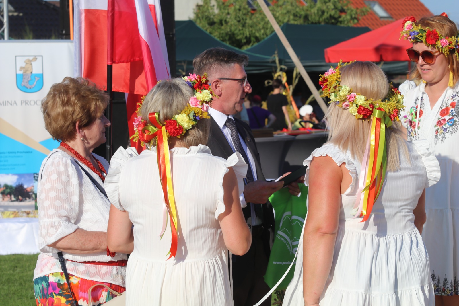 Mieszkańcy gminy Prochowice bawią się na dożynkach gminnych