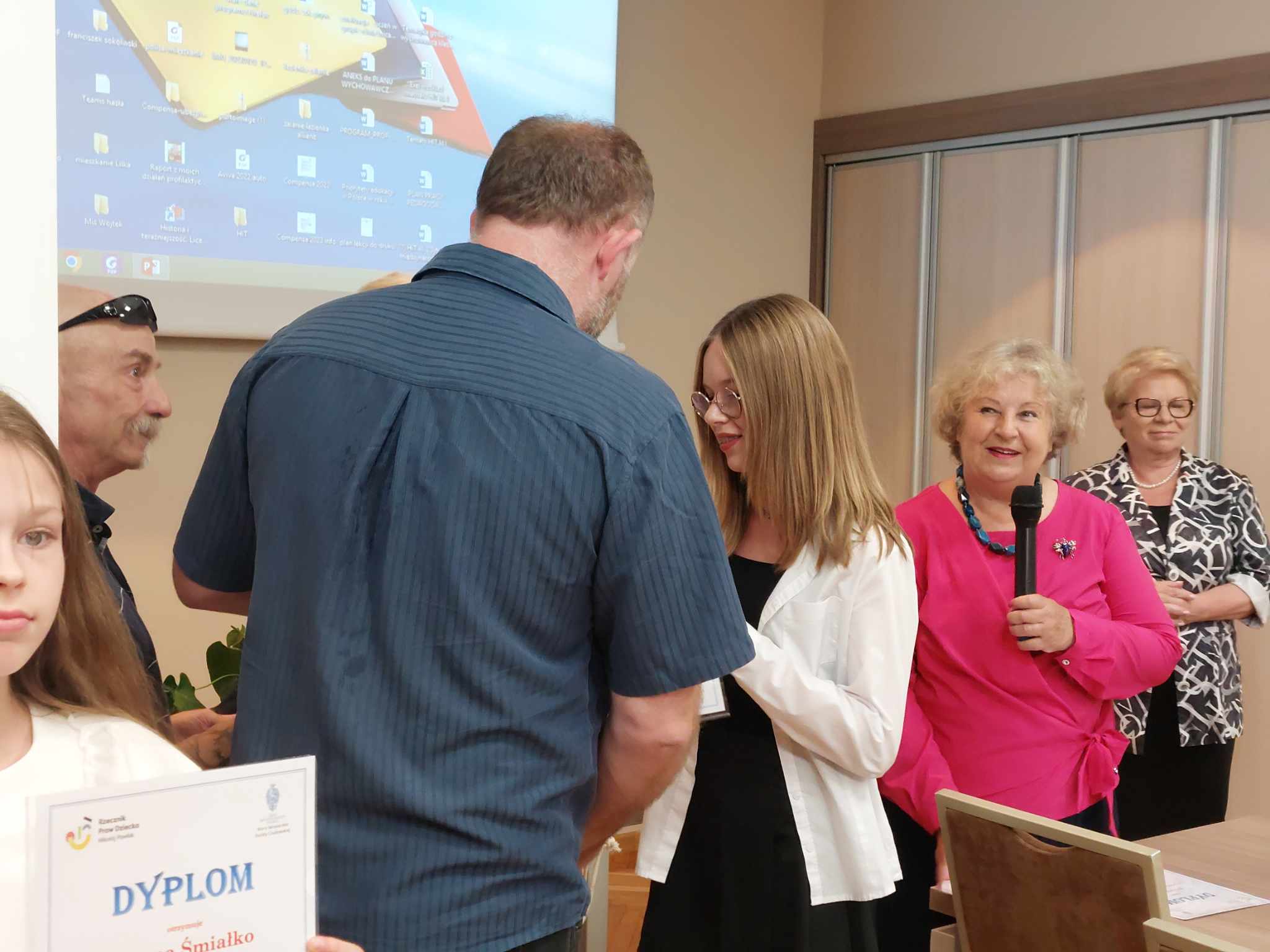 Listy do Taty nagrodzone. Laureatka pojedzie do Senatu