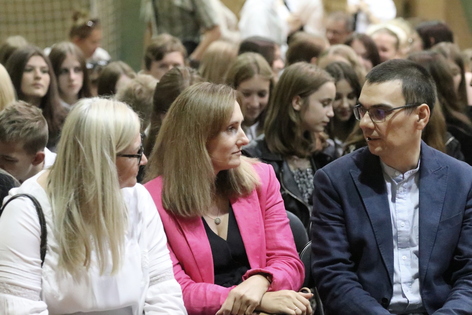 Ślubowanie uczniów klas pierwszych w V Liceum Ogólnokształcącym