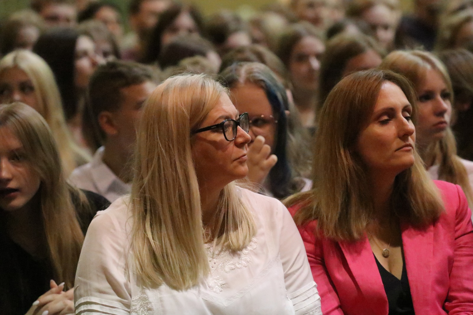 Ślubowanie uczniów klas pierwszych w V Liceum Ogólnokształcącym