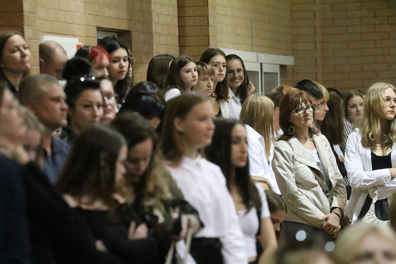 Ślubowanie uczniów klas pierwszych w V Liceum Ogólnokształcącym