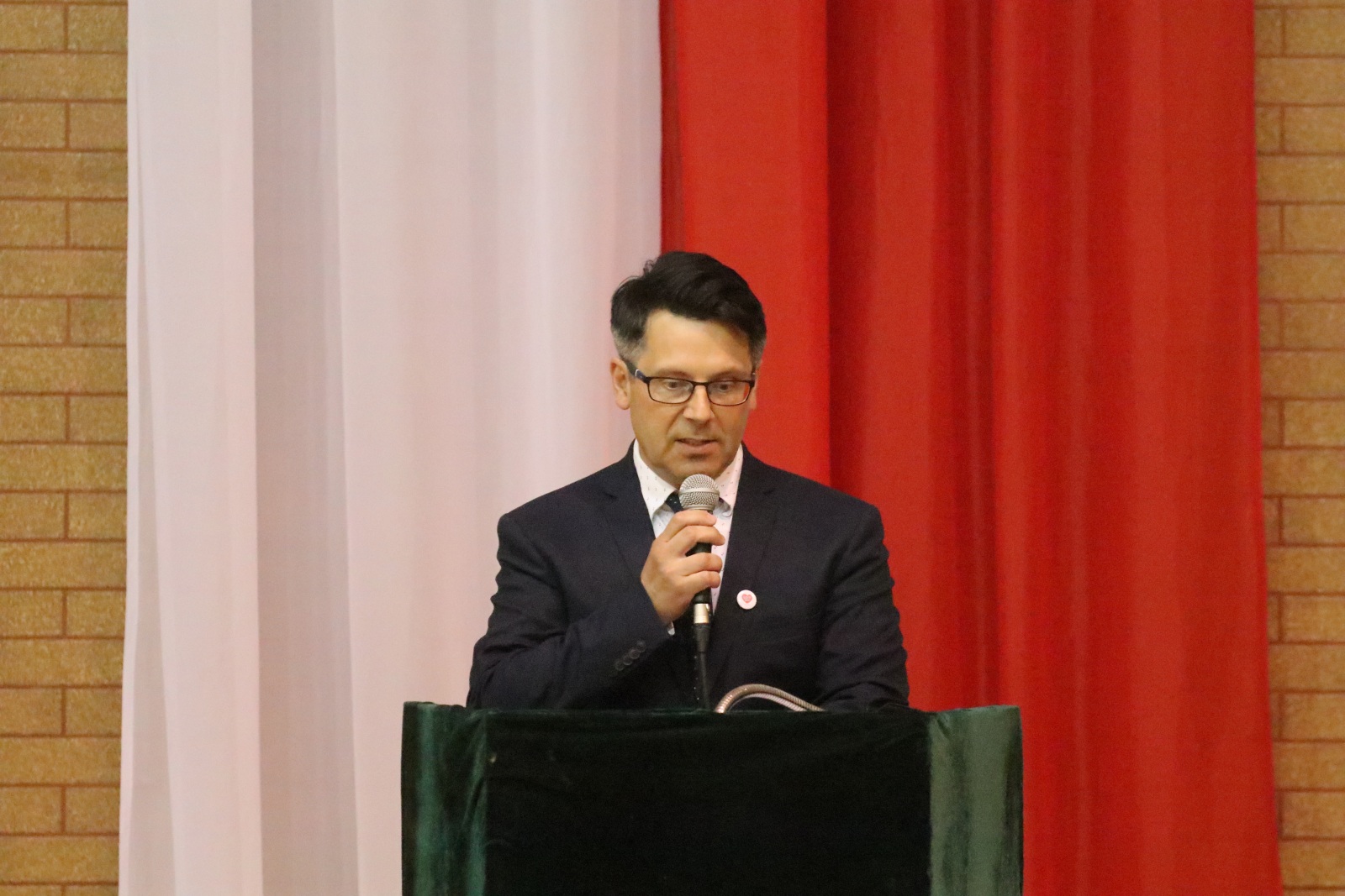 Ślubowanie uczniów klas pierwszych w V Liceum Ogólnokształcącym