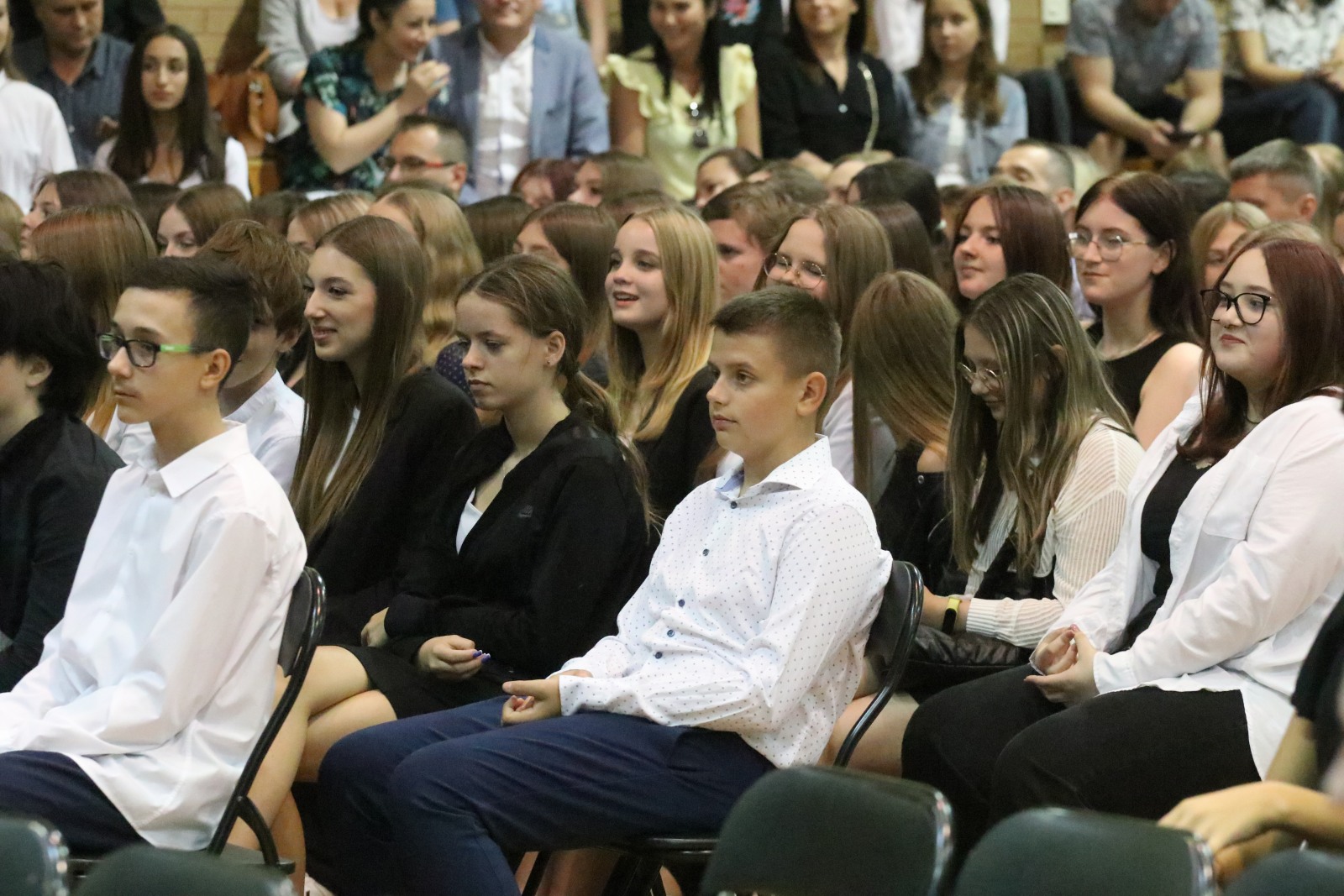 Ślubowanie uczniów klas pierwszych w V Liceum Ogólnokształcącym