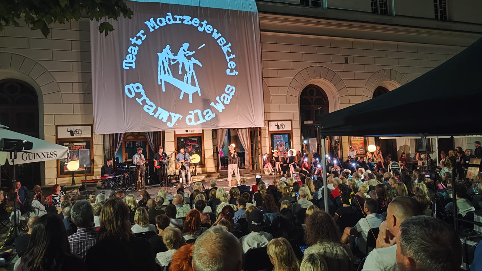 Aktorzy Teatru Modrzejewskiej wystąpili dla przyjaciół teatru