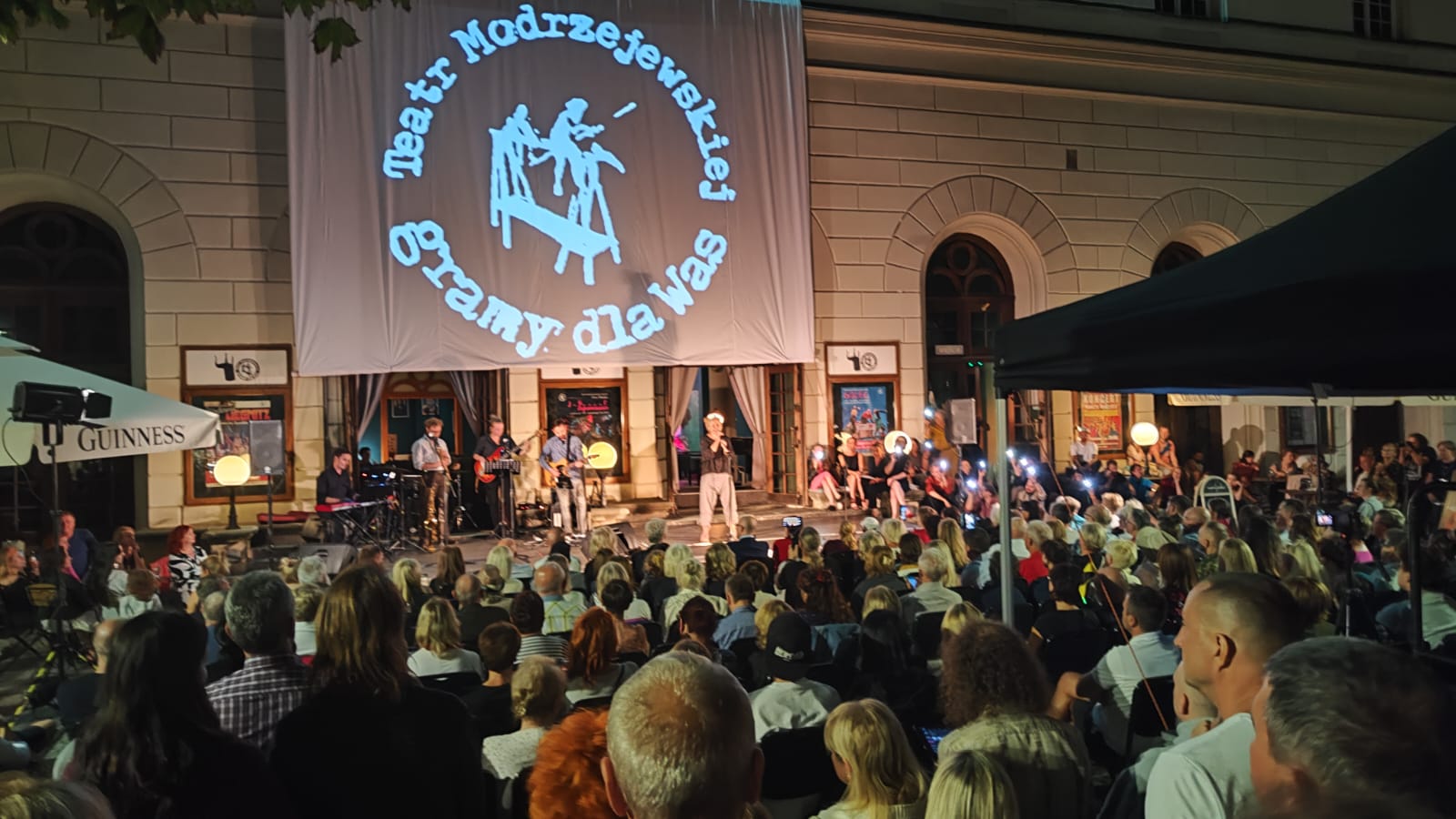 Aktorzy Teatru Modrzejewskiej wystąpili dla przyjaciół teatru