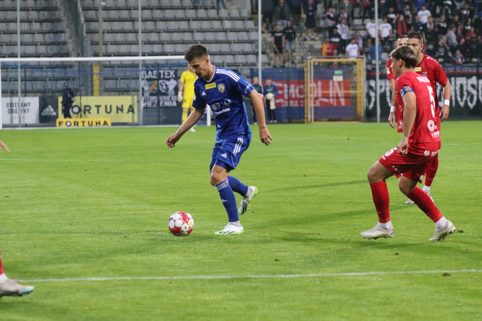 Miedź Legnica doznała pierwszej domowej porażki w sezonie