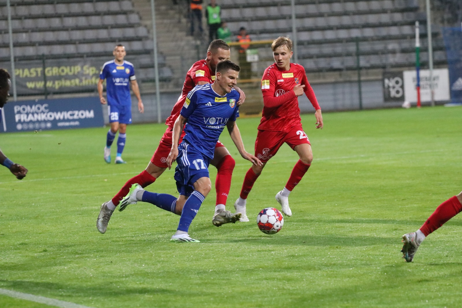 Miedź Legnica doznała pierwszej domowej porażki w sezonie
