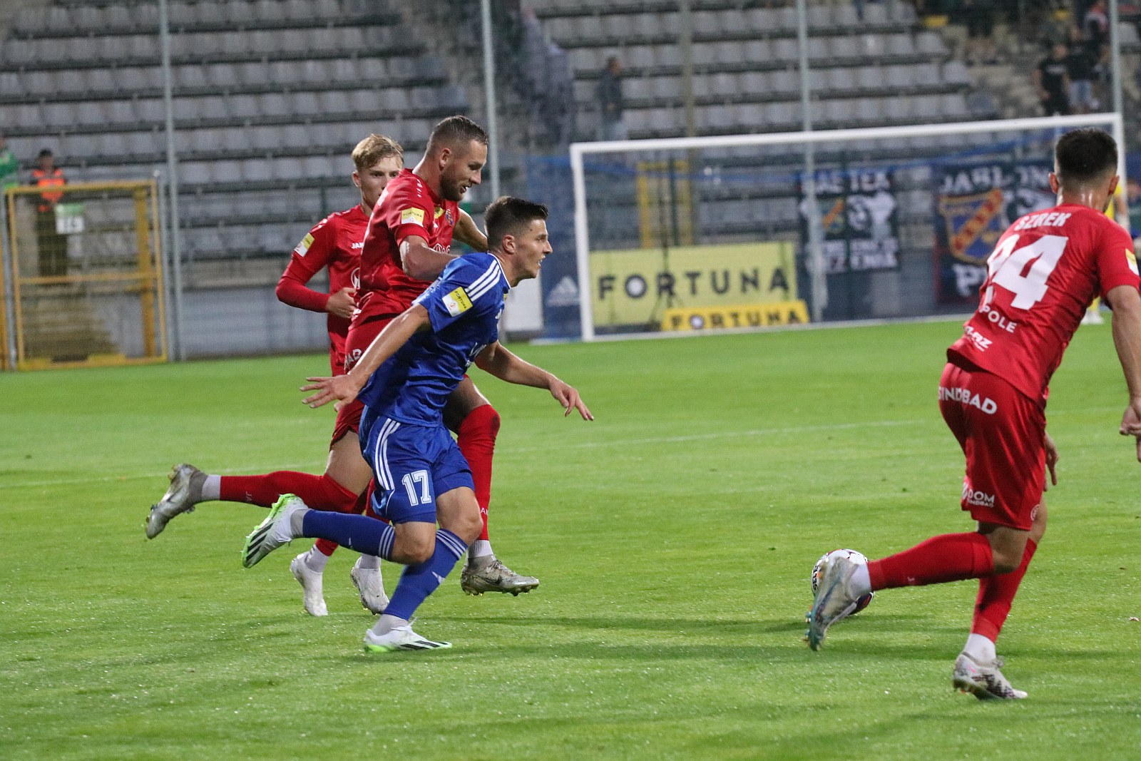 Miedź Legnica doznała pierwszej domowej porażki w sezonie