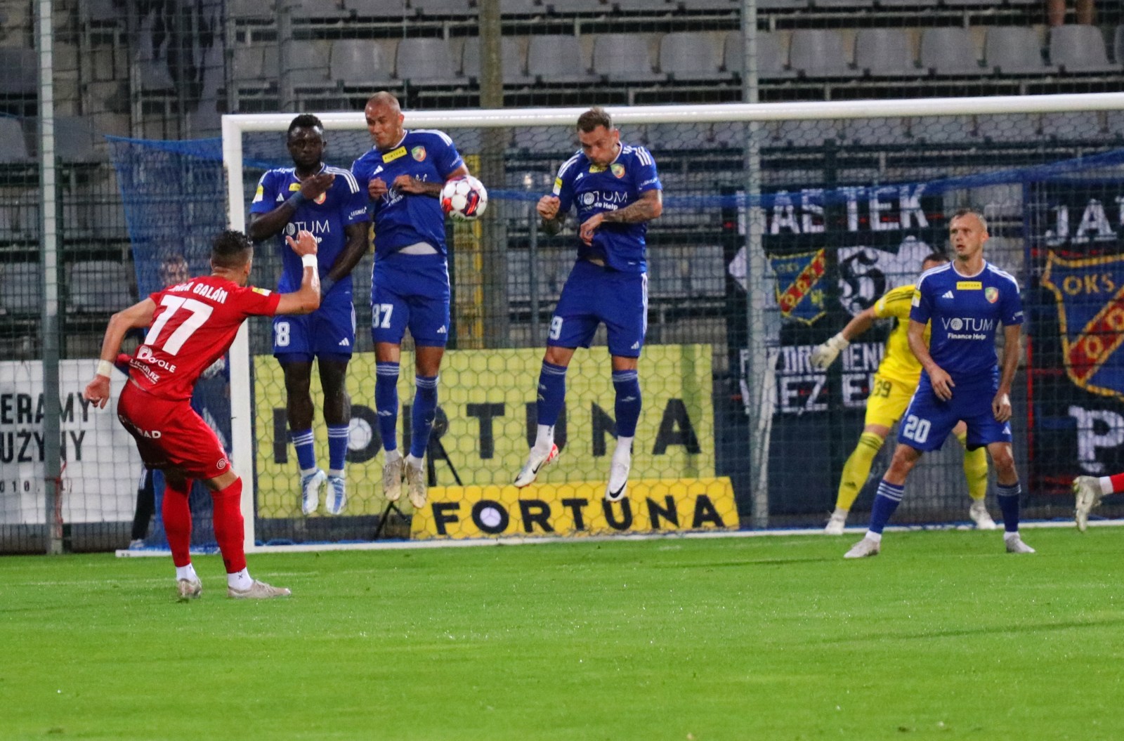 Miedź Legnica doznała pierwszej domowej porażki w sezonie