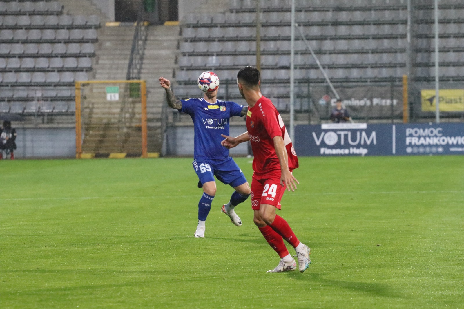 Miedź Legnica doznała pierwszej domowej porażki w sezonie